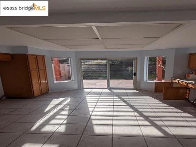 227 Clearpointe Dr, Vallejo CA: https://media.crmls.org/mediaz/8e332af7-cbc8-442f-b5d1-fca79f56a6b7.jpg
