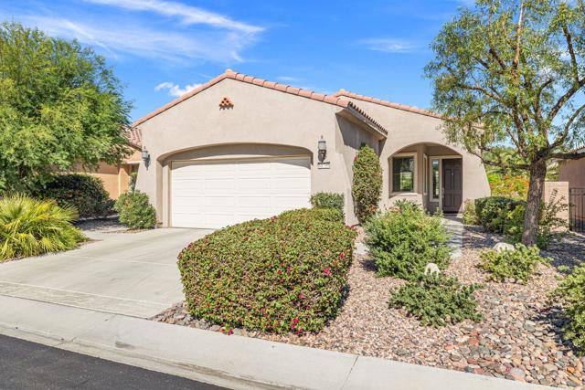 81708 Avenida De Baile, Indio CA: https://media.crmls.org/mediaz/8e334364-eba6-41e8-a4c1-fc3488021359.jpg