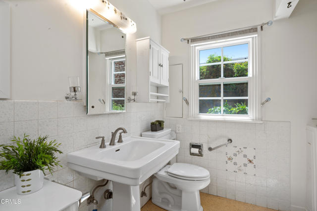 Detail Gallery Image 21 of 52 For 2232 Brigden Rd, Pasadena,  CA 91104 - 2 Beds | 2 Baths