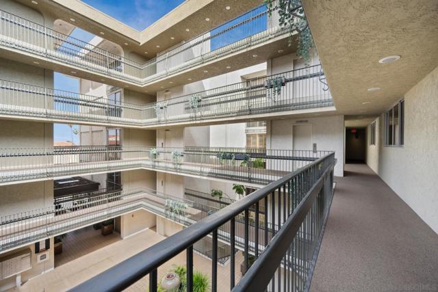 7811 Eads Ave, La Jolla CA: https://media.crmls.org/mediaz/8e33668e-f194-4a2f-af52-1d87e0071244.jpg