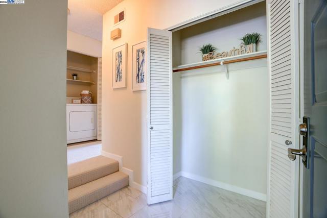 Image 8 of 51 For 6047 Joaquin Murieta Ave  F