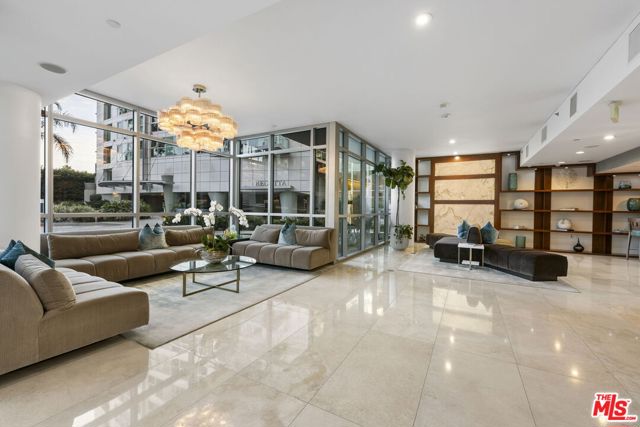 13650 Marina Pointe Drive, Marina del Rey CA: https://media.crmls.org/mediaz/8e348089-09d9-40d8-85d4-32f8ffd2d056.jpg