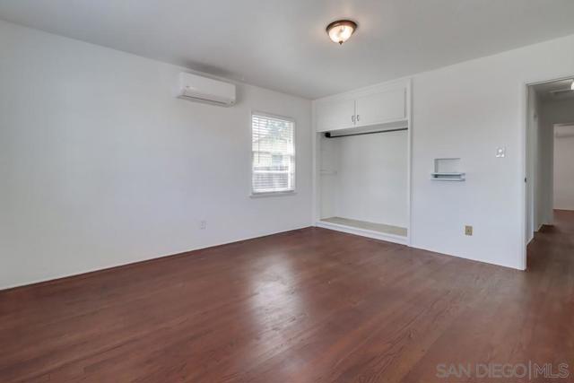 3518 Isla Vista Dr, San Diego CA: https://media.crmls.org/mediaz/8e34bf04-38e6-4574-93d0-42253869de70.jpg