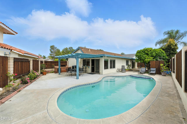2161 Lathan Avenue, Camarillo CA: https://media.crmls.org/mediaz/8e34e254-30fb-45b1-8c15-70a10540b972.jpg