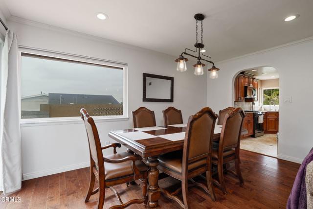 872 Via Arroyo, Ventura CA: https://media.crmls.org/mediaz/8e3519ff-679c-4acd-94a6-b9589152691b.jpg