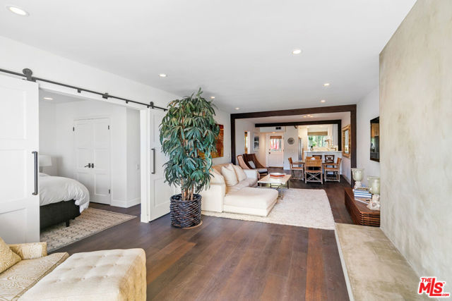 22626 Pacific Coast Highway, Malibu CA: https://media.crmls.org/mediaz/8e3548db-8553-4345-ba99-68afab7f5592.jpg