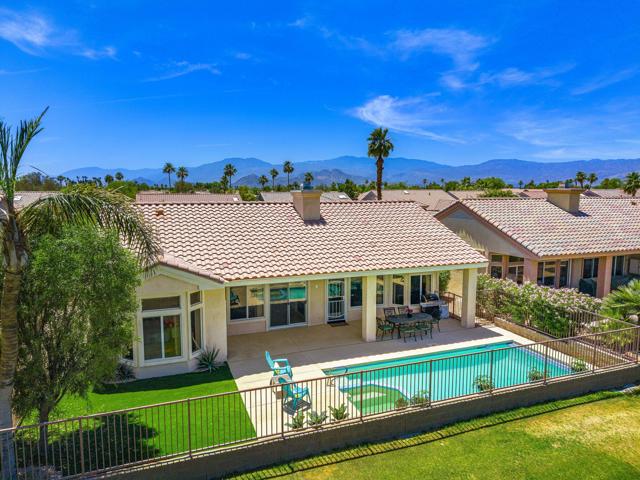 78300 Willowrich Drive, Palm Desert CA: https://media.crmls.org/mediaz/8e357053-31e1-4d0a-ae0b-e309c5324416.jpg
