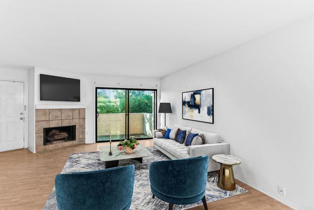 Detail Gallery Image 3 of 34 For 8427 via Mallorca #115,  La Jolla,  CA 92037 - 2 Beds | 2/1 Baths