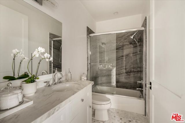 1664 Amherst Avenue, Los Angeles CA: https://media.crmls.org/mediaz/8e359ab0-e02d-44f9-8b98-375226d7dfc4.jpg