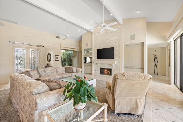 73681 Agave Lane, Palm Desert CA: https://media.crmls.org/mediaz/8e367ba7-89d4-4a54-a791-164c15c51750.jpg