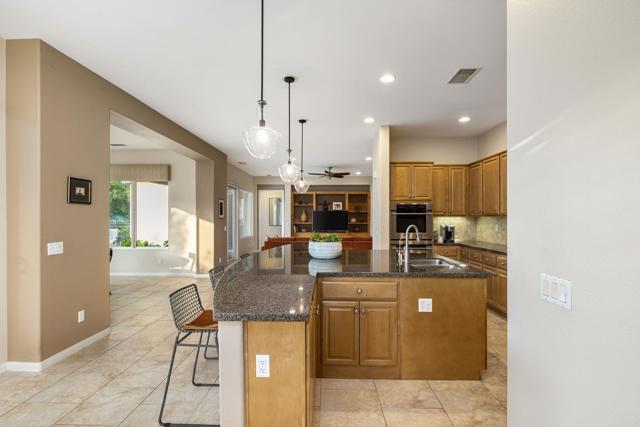 81196 Victoria Lane, La Quinta CA: https://media.crmls.org/mediaz/8e36ab78-2dbb-436b-a476-1714b4fcc103.jpg
