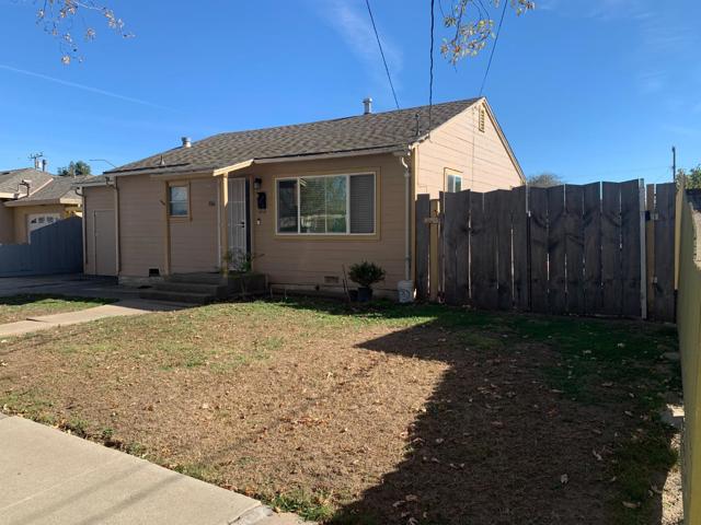 166 Afton Road, Salinas CA: https://media.crmls.org/mediaz/8e371a3e-d807-4690-88f7-b3107815e405.jpg