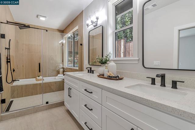 945 Yorkshire Ct, Lafayette CA: https://media.crmls.org/mediaz/8e37a88d-d672-4e1b-86d9-c68010fa09ea.jpg