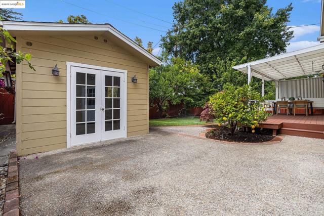 1415 Vancouver Ave, Burlingame CA: https://media.crmls.org/mediaz/8e37aade-ff55-41d7-8948-2d2ccbdf620a.jpg