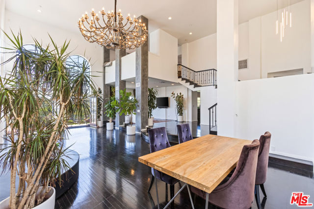 2651 La Cuesta Drive, Los Angeles CA: https://media.crmls.org/mediaz/8e38ac77-0727-4ca6-89db-393a86d244d4.jpg
