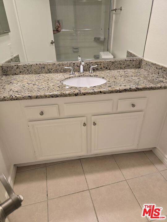 4444 Wilshire Boulevard, Los Angeles CA: https://media.crmls.org/mediaz/8e38b55a-3e62-4ab3-a3e8-3193b27bab75.jpg