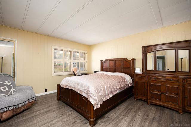 4650 Dulin Rd, Fallbrook CA: https://media.crmls.org/mediaz/8e38c5a6-2dfe-446f-a1d5-877788721958.jpg