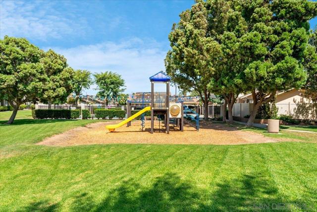 9559 Cottonwood Ave, Santee, California 92071, 3 Bedrooms Bedrooms, ,1 BathroomBathrooms,Townhouse,For Sale,Cottonwood Ave,240018661SD