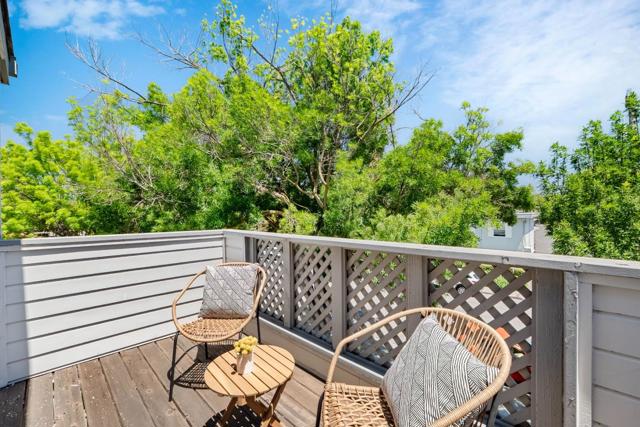 366 Sierra Vista Avenue, Mountain View CA: https://media.crmls.org/mediaz/8e3ac9cc-f2bd-4222-b4d4-89211c70b19f.jpg