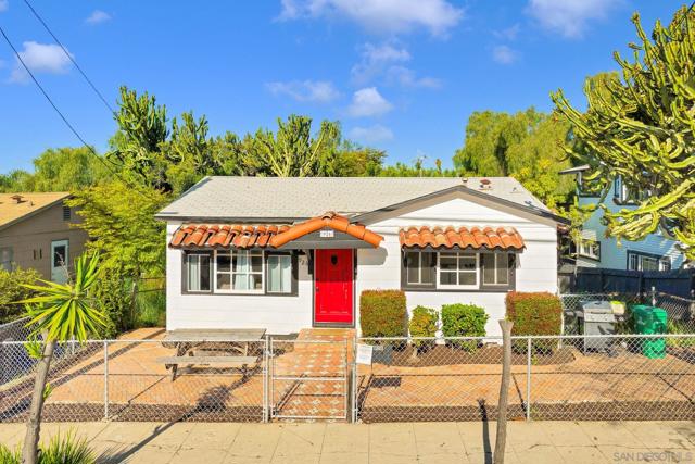 918 27Th St, San Diego CA: https://media.crmls.org/mediaz/8e3b8e9c-2c5e-472c-a7ed-010970d8a767.jpg