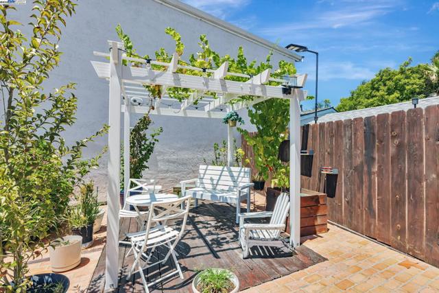 4243 Nerissa Cir, Fremont CA: https://media.crmls.org/mediaz/8e3c657e-bc49-457f-81c2-999822938cb9.jpg