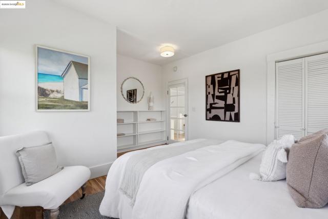 321 Glendale Ave., Oakland CA: https://media.crmls.org/mediaz/8e3c8dfc-4fa8-4cdc-afa8-83387675b75d.jpg