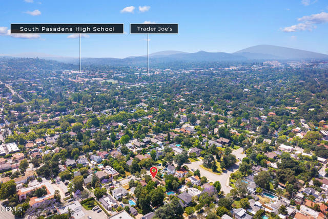 1722 Camden Avenue, South Pasadena CA: https://media.crmls.org/mediaz/8e3c99a3-cf7a-4717-8e90-d313c699c5e8.jpg
