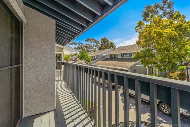8069 Caminito Gianna, La Jolla CA: https://media.crmls.org/mediaz/8e3cd190-ee3f-43c7-92d1-e8f4fb65dab3.jpg