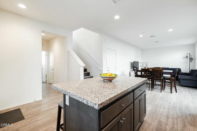 342 Fuerte Drive, Santa Paula CA: https://media.crmls.org/mediaz/8e3ce848-4345-48bb-8bf9-696ff38260b7.jpg