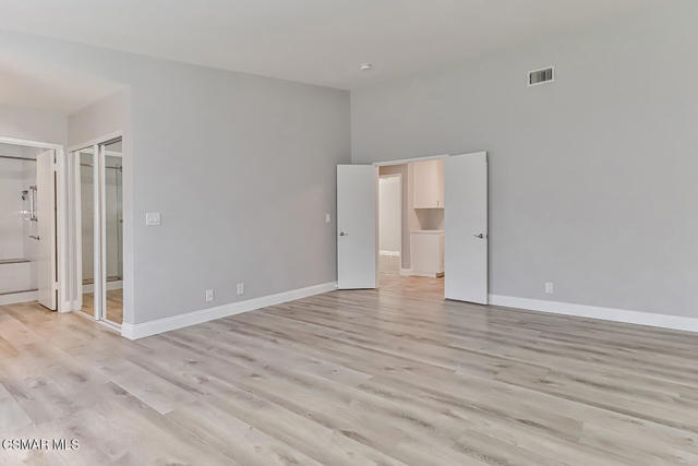 160 Cottage Grove Avenue, Camarillo CA: https://media.crmls.org/mediaz/8e3cf241-8f44-47bb-9ad2-fd488b3b762c.jpg