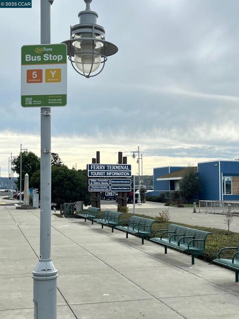 620 Kentucky St, Vallejo CA: https://media.crmls.org/mediaz/8e3d3c98-e1a5-45eb-afb5-0b005ab72f98.jpg