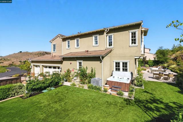 22 W Hill Way, Orinda CA: https://media.crmls.org/mediaz/8e3d499c-b8f3-49e6-8bf7-ad633083bf18.jpg