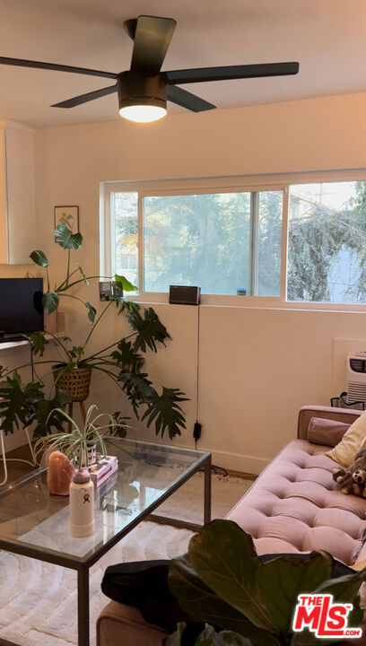 3824 Keystone Ave, Culver City CA: https://media.crmls.org/mediaz/8e3d60f0-c096-471b-9428-bf9d14fcdb67.jpg