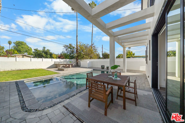 5812 Willis Avenue, Sherman Oaks CA: https://media.crmls.org/mediaz/8e3d680e-28a1-49bf-a1f5-1bc3c6eefedd.jpg