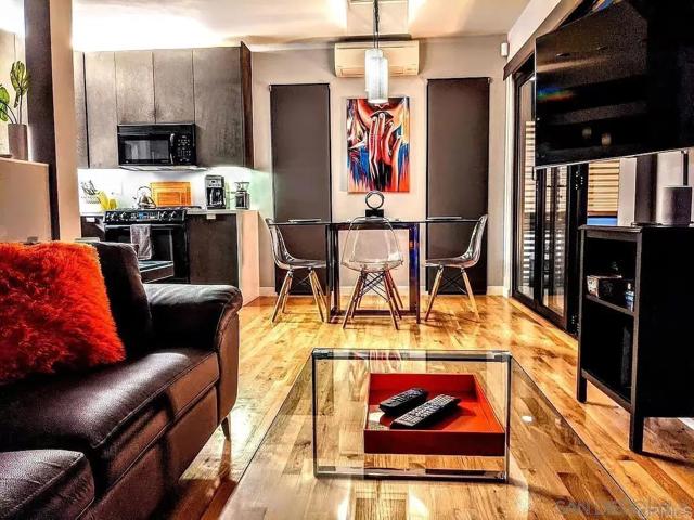 Detail Gallery Image 5 of 14 For 2629 Island Ave, San Diego,  CA 92102 - 1 Beds | 1/1 Baths