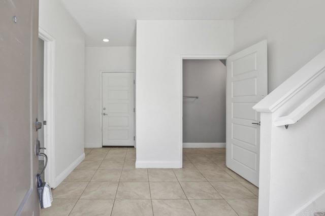 5140 Calle Sand Arch, San Diego CA: https://media.crmls.org/mediaz/8e3dff54-677b-48ae-9527-b8e9f24cfb0a.jpg