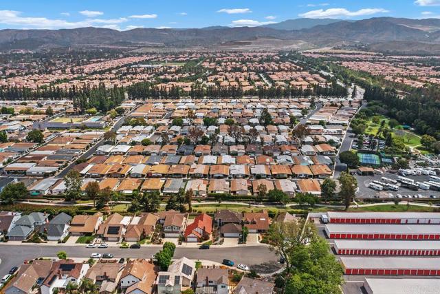 6 Cape Cod, Irvine CA: https://media.crmls.org/mediaz/8e3e55de-2cca-4192-9109-ad9da4f10398.jpg