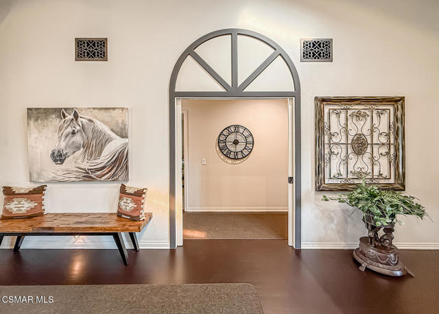 1832 Calle Salto, Thousand Oaks CA: https://media.crmls.org/mediaz/8e3e8a44-6c52-46ff-aab4-eb9f18cedd9a.jpg
