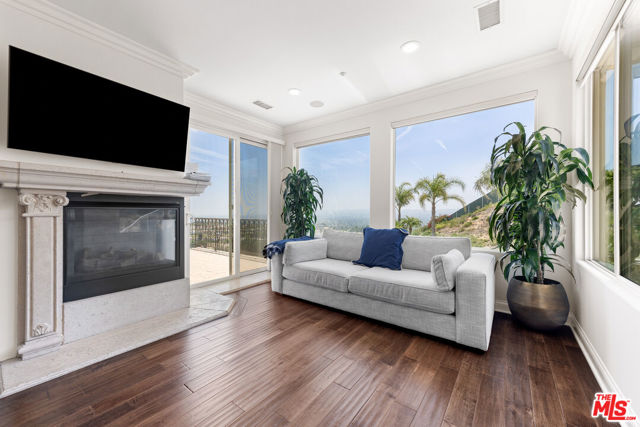 7416 Wiscasset Drive, West Hills CA: https://media.crmls.org/mediaz/8e3fc190-42f5-46b1-9e54-c45fbb826ed3.jpg