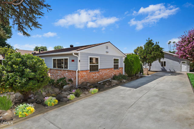 Image 3 of 72 For 7445 Balcom Avenue