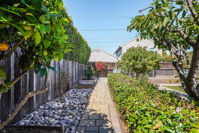 16 N Rochester Street, San Mateo CA: https://media.crmls.org/mediaz/8e4115e7-e29a-44c8-8953-6669ce3556a8.jpg