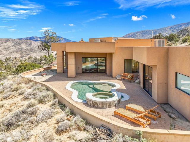 61474 Hanging Rock Lane, Mountain Center CA: https://media.crmls.org/mediaz/8e4128f7-7210-4907-8810-be919d930417.jpg