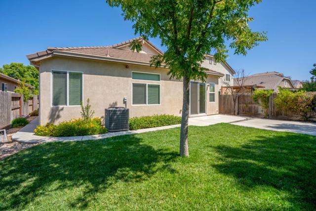 1149 Bellflower Way, Los Banos CA: https://media.crmls.org/mediaz/8e4141e4-2d71-499a-baba-259c408e0e37.jpg