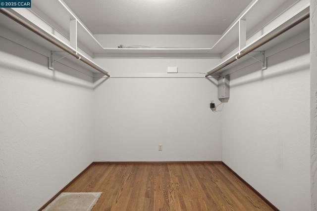 1383 Alvarado Rd, Berkeley CA: https://media.crmls.org/mediaz/8e415d8d-9b31-4730-a0b8-ebad67cb76cc.jpg