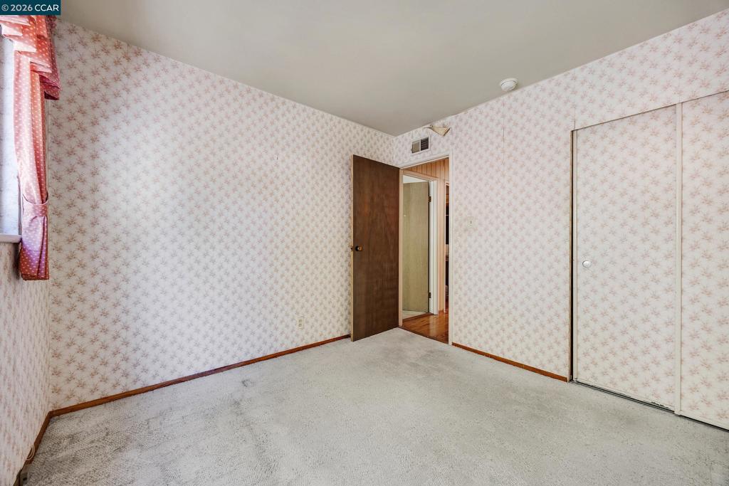https://media.crmls.org/mediaz/8e41b1bd-db4f-4df3-9013-324799a53455.jpg?preset=X-Large