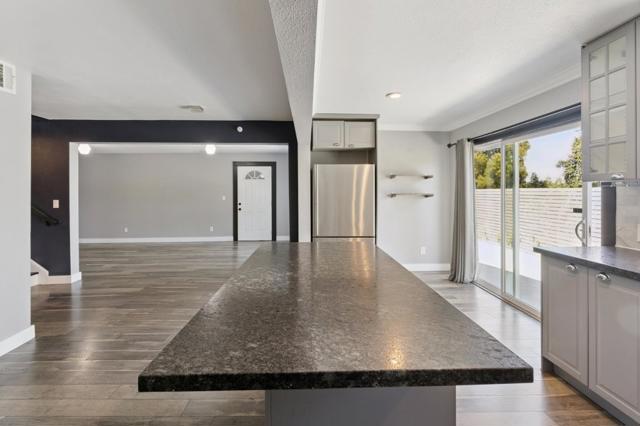 2521 Grande Vista Avenue, Oakland CA: https://media.crmls.org/mediaz/8e41f28b-a87d-407a-885a-0b39e81f8d89.jpg