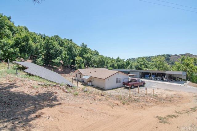 3160 Slivkoff Drive, Escondido CA: https://media.crmls.org/mediaz/8e41f519-8948-4a2b-a0a1-fec055eaaeb6.jpg