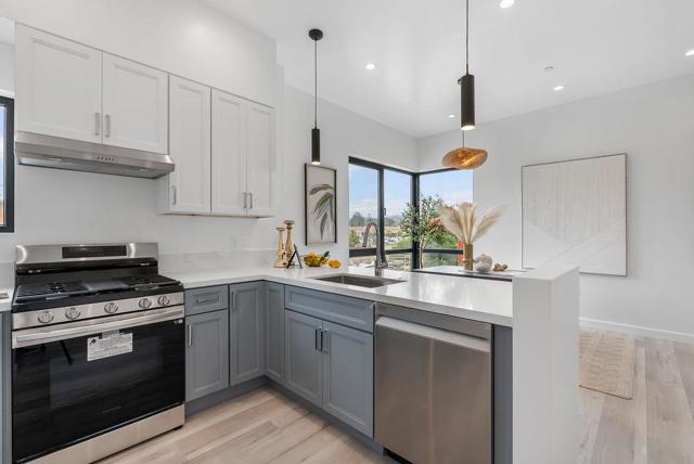 889 McLellan Drive, South San Francisco CA: https://media.crmls.org/mediaz/8e421ce6-6910-4b13-aa1b-160e5aa0d40f.jpg