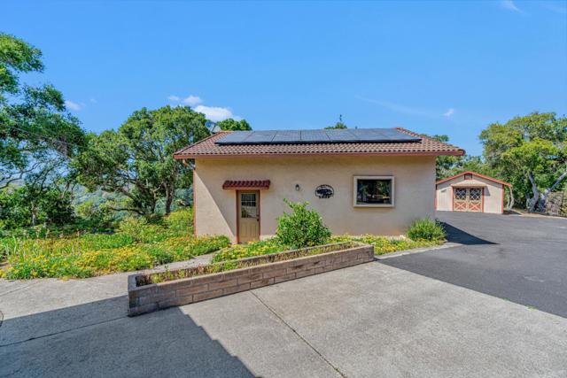 19225 Reavis Way, Salinas CA: https://media.crmls.org/mediaz/8e42570b-26c7-4770-a114-38c341f48fe4.jpg