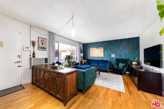 2 Bed Home for Sale in Valley Village, California
